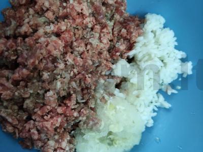 Mėsos kukuliai ant pomidorų pagalvės Žingsnis 1