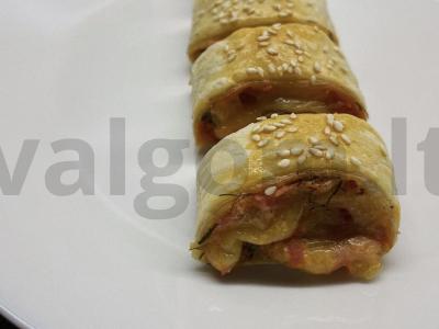 Picos suktinukas su dešra ir žolelėmis pagrindine nuotrauka