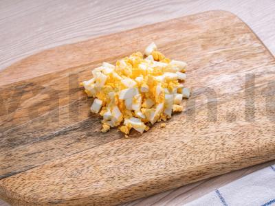 Karaliaus stiliaus salotos su raudona žuvimi ir kukurūzais Žingsnis 3