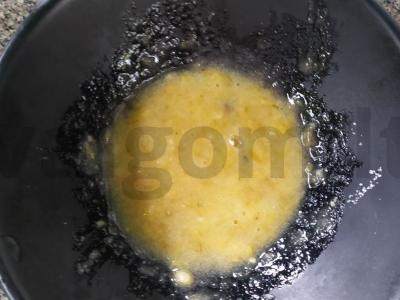 Bananiniai blyneliai ant pieno be kiaušinių Žingsnis 1