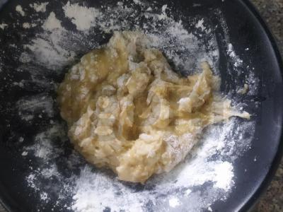 Bananiniai blyneliai ant pieno be kiaušinių Žingsnis 2