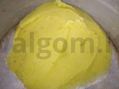 Kiaulienos guliašas su bulvių koše ir padažu "Kaip vaikystėje" Žingsnis 9