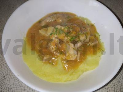 Kiaulienos guliašas su bulvių koše ir padažu "Kaip vaikystėje" pagrindine nuotrauka