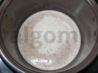 Skanus pienas su riešutais ir akacijų medumi Žingsnis 2