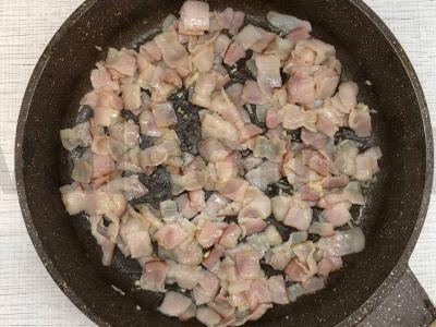 Aštrūs spagečiai su pomidorais ir šonine Žingsnis 2