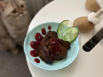 Anties filė bruknių padaže pagrindine nuotrauka