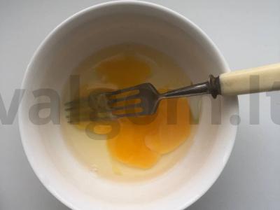 Omletas su grybais pusryčiams Žingsnis 4