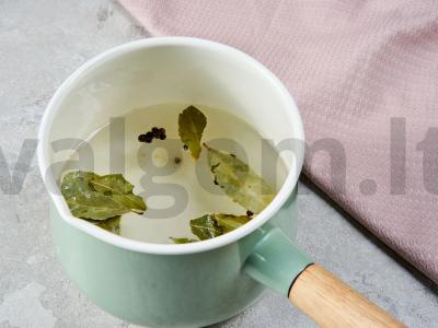 Įdaryti pomidorai sūryme Žingsnis 1