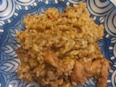 Ryžiai su mėsa sojų padaže pagrindine nuotrauka