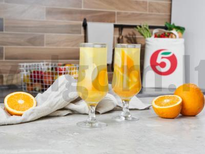 Citrusinių vaisių kompotas pagrindine nuotrauka