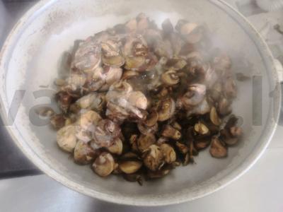 Kumpio ir grybų omletas Žingsnis 1