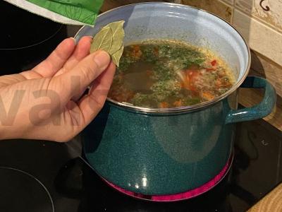 Greitas rassolnik su vištiena ir perlinių kruopų sriuba Žingsnis 6