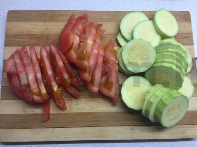 Skanus ratatouille su sviestu ir česnakais Žingsnis 1