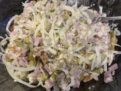 Aštrios salotos su marinuotais svogūnais ir žalia jautienos krūtinine Žingsnis 5