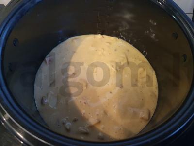 Šarlotė su obuoliais ir riešutais multicooker keptuvėje Žingsnis 4