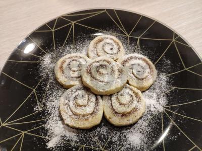 Cinamono varškės bandelės pagrindine nuotrauka