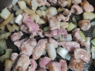 Miško grybai su mėsa ir grikiais Žingsnis 2