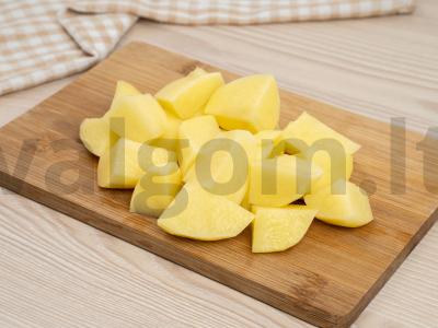 Bulvių košė multicooker su pienu Žingsnis 1