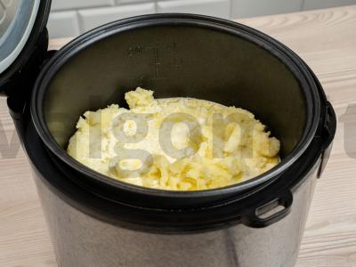 Bulvių košė multicooker su pienu Žingsnis 5