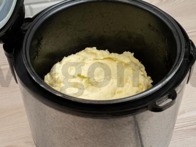 Bulvių košė multicooker su pienu Žingsnis 6