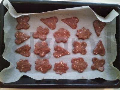 Paprasti imbieriniai sausainiai su obuoliais Žingsnis 4