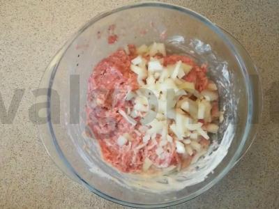 Kepti mėsos kukuliai su kečupu Žingsnis 2