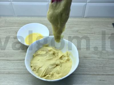 Subtilūs profiteroles su vaniliniu kremu Žingsnis 4