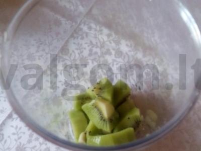 Kokteilis su avižiniais dribsniais, kiviais ir žaliąja arbata Žingsnis 1