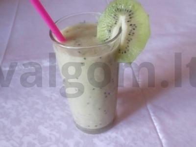 Kokteilis su avižiniais dribsniais, kiviais ir žaliąja arbata pagrindine nuotrauka