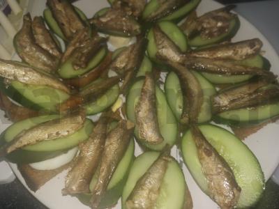 Sumuštiniai su šprotais ant ruginės duonos Žingsnis 9