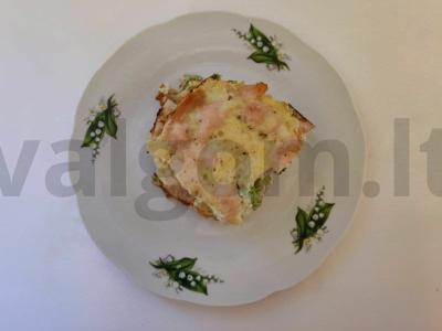 Aromatingas varškės apkepas su vištienos filė ir brokoliais pagrindine nuotrauka