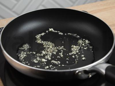 Soba su pesto ir parmezano padažu Žingsnis 2