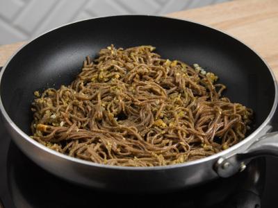 Soba su pesto ir parmezano padažu Žingsnis 3