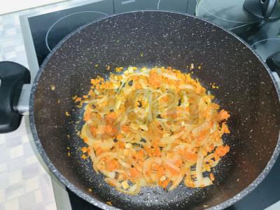 Daržovių troškinys su vištiena Žingsnis 1