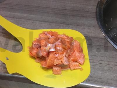 Bunkės grietinėlės padaže su upėtakiu Žingsnis 1