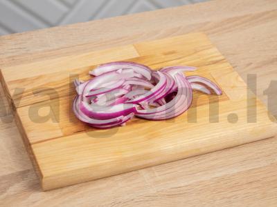 Soba su malta aitriąja paprika ir raudonuoju svogūnu Žingsnis 2