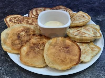 Kondensuoto sutirštinto pieno blyneliai pagrindine nuotrauka