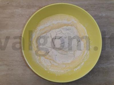 Naminiai blyneliai su mėsa Žingsnis 1