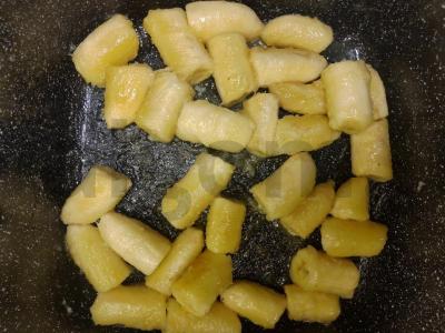 Švelnus kreminis-sūrio bananų pyragas Žingsnis 1
