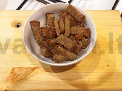 Kruopos "Svajonė apie įžūlų poetą". pagrindine nuotrauka