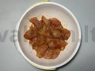 Vištienos krūtinėlės su daržovėmis Žingsnis 1