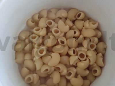 Makaronai su troškiniu ir svogūnais Žingsnis 1