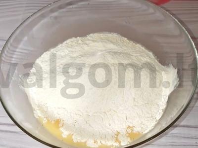 Ažūriniai pieniški blyneliai Žingsnis 3
