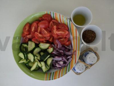 Ryškios ir sveikos salotos su sezamo sėklomis Žingsnis 2