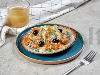 Vištienos ir ryžių salotos pagrindine nuotrauka