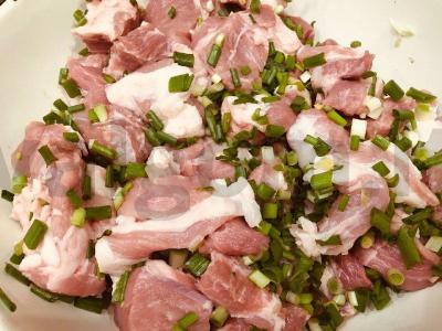 Minkštas ir aromatingas kefyre marinuotas kebabas Žingsnis 1