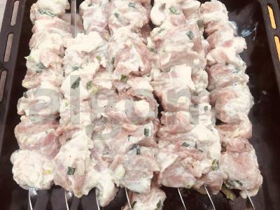 Minkštas ir aromatingas kefyre marinuotas kebabas Žingsnis 3