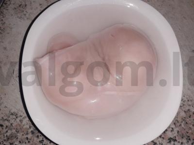 Burnoje tirpstantys grynuoliai. Žingsnis 1