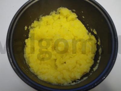 Bulvių košė su kotletais multicooker keptuvėje Žingsnis 3