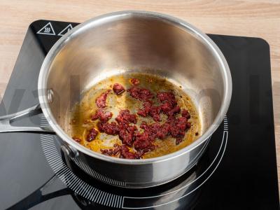 Bulvių košė su pomidorų pasta Žingsnis 2
